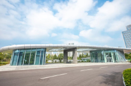 喜報(bào)!由青島金沙灘建設(shè)集團(tuán)施工建設(shè)的石油大學(xué)游泳館開放了!